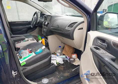 2016 Chrysler Town & Country Touring from USA, damaged, VIN 2C4RC1BG9GR141387